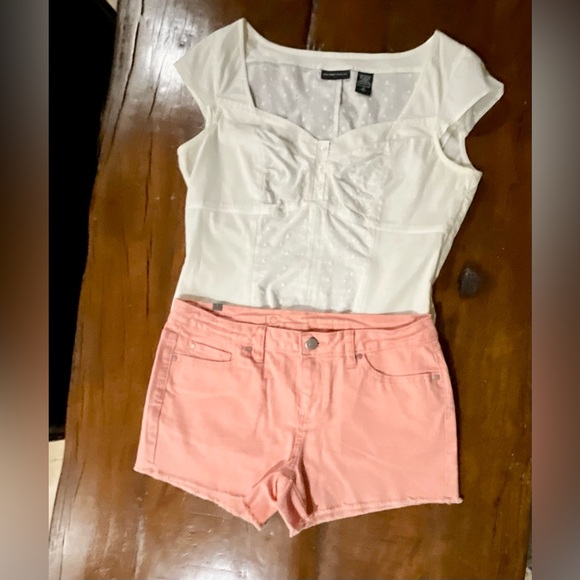 LC Lauren Conrad Pants - Lauren Conrad’s 5 Pocket Shorts NWT, peachy/coral color, Sz 6